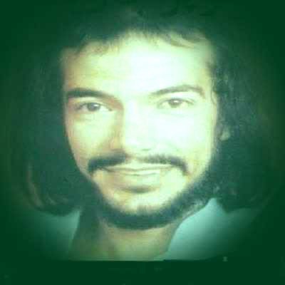 دانلود آهنگ عطر شکوفه از مصطفی جاویدان