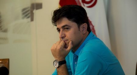 دانلود آهنگ ترکی علی پرمهر به نام دنیا بیر یانا سن بیر یانا