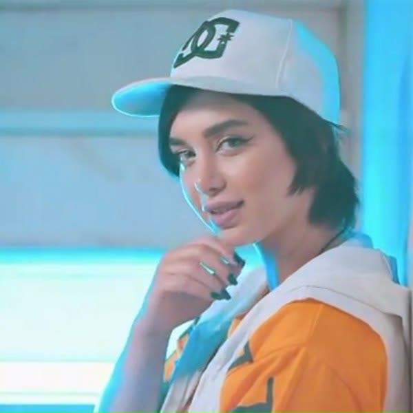 نازین چشات