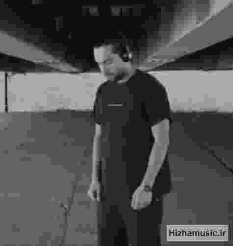  واسه تو میزنه قلبم هنوز هنوزم عاشقتم