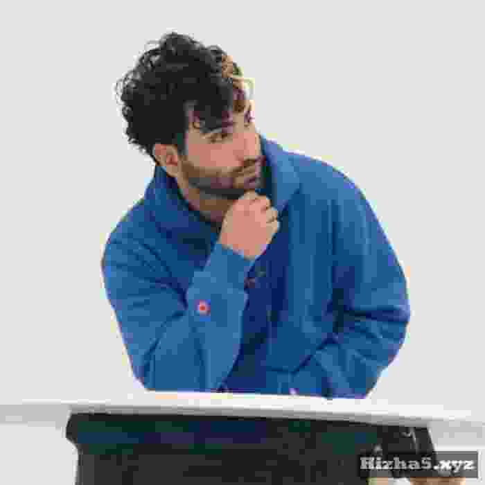 قول بده کسی اومد جلو گل بده