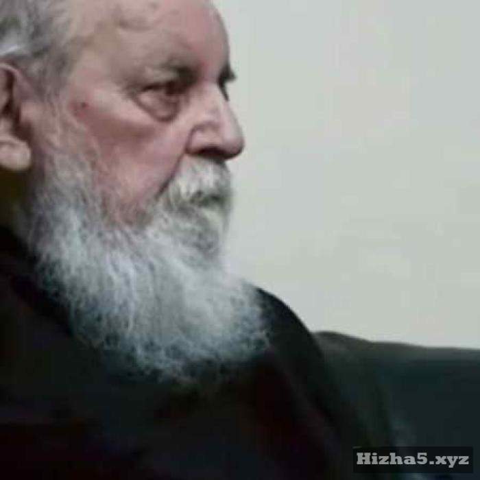 هوشنگ ابتهاج نشسته ام به در نگاه میکنم