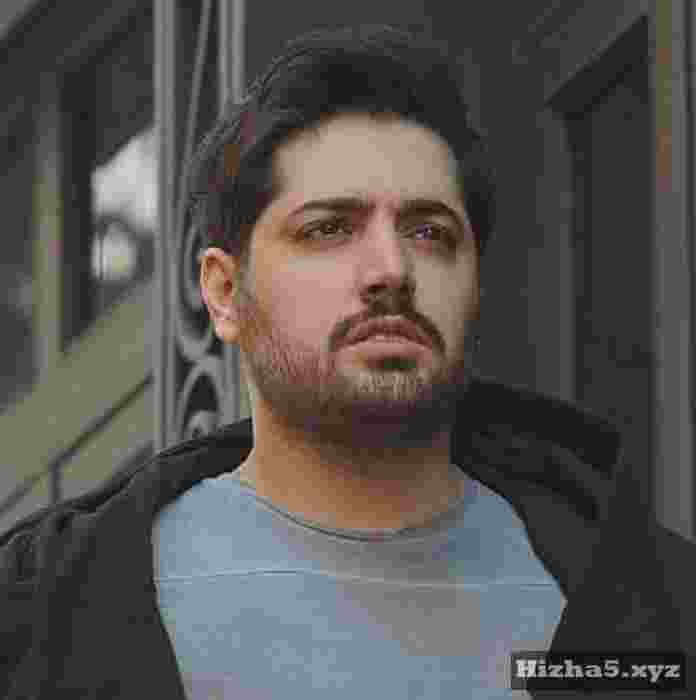  هواتو کردم و دلتنگ آغوشم بغل کردم لباستو تا آروم شم