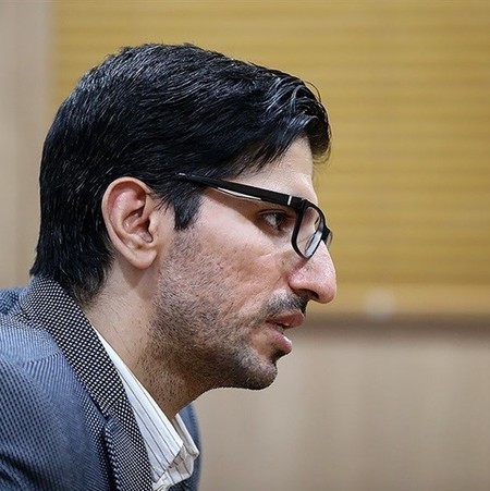  عشق مثل روشنی ماه با تو میرسه از راه