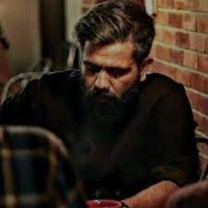 دانلود آهنگ مرد کدوم جنگی وکیل بند کدوم بندی