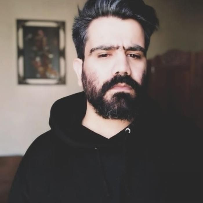 دانلود آهنگ میگن آرایشی ولی واسه من دنیایه آرامشی