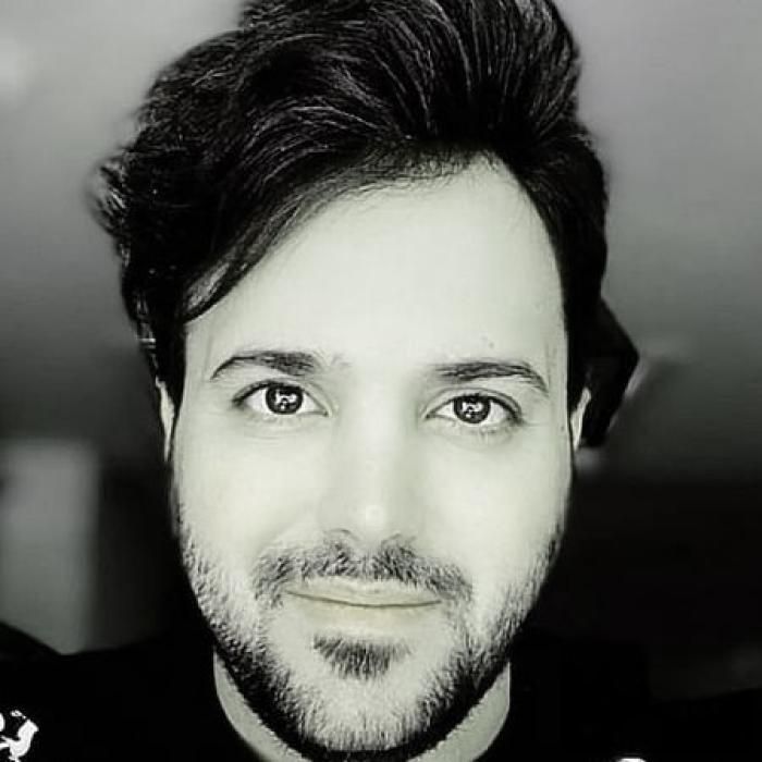 دانلود آهنگ با من از عشقت حرف نزن نزن نزن ابرای غم رو پس نزن نزن نزن