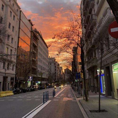 دانلود آهنگ  لوک ات می حبیبی به من نگاه کن عزیزم