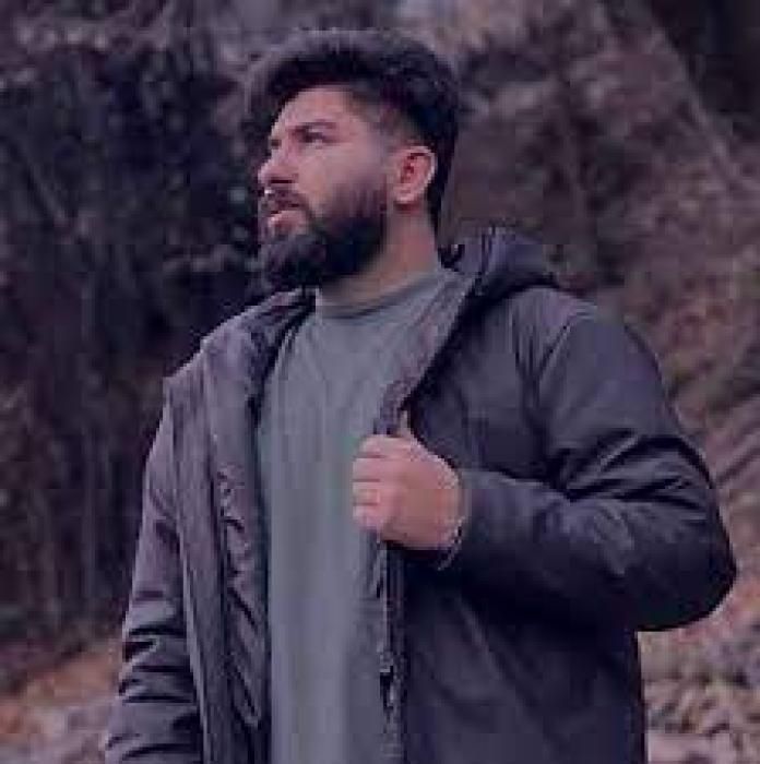 دانلود آهنگ جای خالیه تو با اون روزا از جلو چشام رد میشن