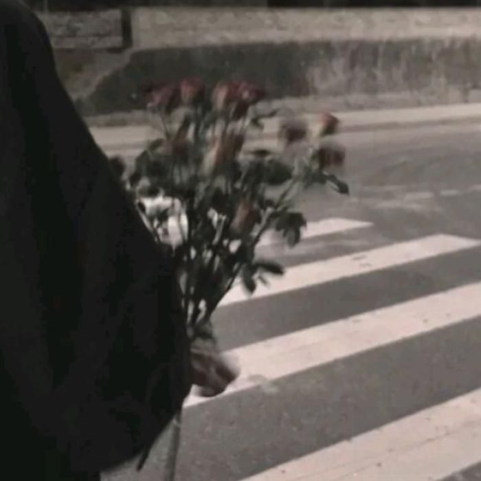 دانلود آهنگ هنو تو یخچالم دارم غذا نذری هر کی میخواست بگه میفروشم اینا رو نقدی